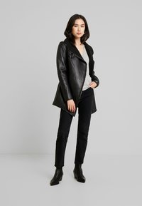 Maze CORNING - Nahkatakki - black