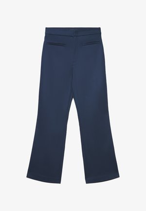 Marineblaue, ausgestellte Hose aus glattem Stoff, mit zwei Vordertaschen, einem flachen Bund und sauberer Nahtführung entlang der Kanten.