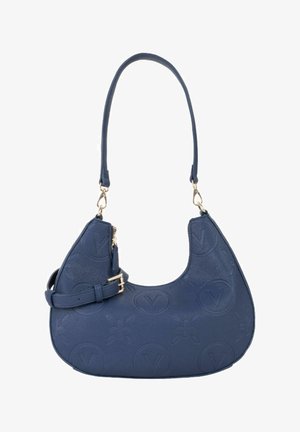 Sac à bandoulière en cuir bleu avec motifs floraux embossés et logo "V", fermeture éclair dorée et sangle réglable avec boucle.