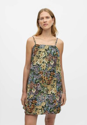 Mouwloze jurk met bloemenprint en een ontspannen pasvorm, met veelkleurige bloemen op een donkere achtergrond en slanke verstelbare bandjes.