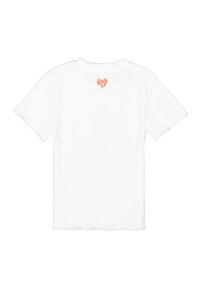 Witte geribbelde t-shirt met korte mouwen, met een klein oranje "GAR" logo op de bovenrug. Glad textuur, casual pasvorm.