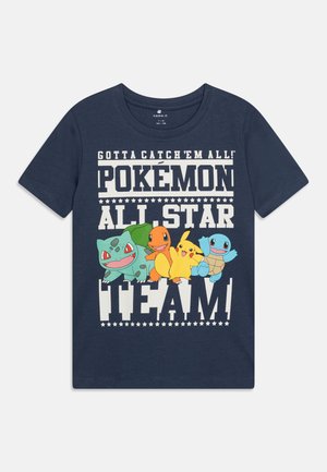 NKMJUST POKEMON SKY - Majica kratkih rukava s printom - dark denim