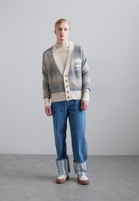 GCDS DEGRADE BUTTONED CARDIGAN - Strickjacke - beige taupe