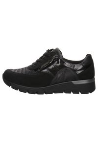 Sneaker nera con una finitura lucida e texture. Presenta un design con lacci e una zip laterale. Suola spessa e con motivo per un'aderenza migliorata.