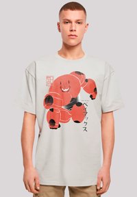 F4NT4STIC BIG HERO 6 BAYMAX SUITE POSE - Print T-shirt - lightasphalt