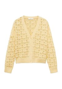 Gul stickad kofta med V-hals, med ett öppet mönster, ribbade ärmar och knäppning framtill.