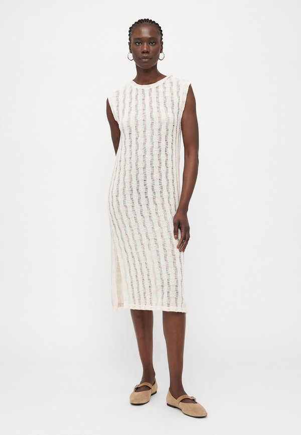 ONLAVERY O NECK DRESS  - Strickkleid - egret