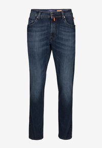 Jeans in denim blu scuro con taglio dritto, design a cinque tasche, leggera sfumatura e chiusura con cerniera con un accento arancione sulla vita.