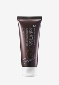 Mörkbrun tube av Mizon Snail Repairing Foam Cleanser. Har vit och gul text med flip-top lock. Slät konsistens, kompakt design.