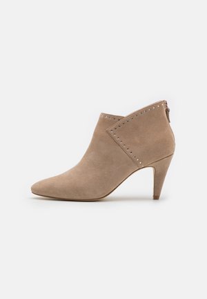 Enkellaarsjes met hoge hak - beige