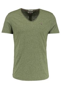 T-shirt a maniche corte verde oliva con scollatura a V realizzato in tessuto testurizzato, con un piccolo logo sul lato sinistro del petto e una vestibilità leggermente rilassata.
