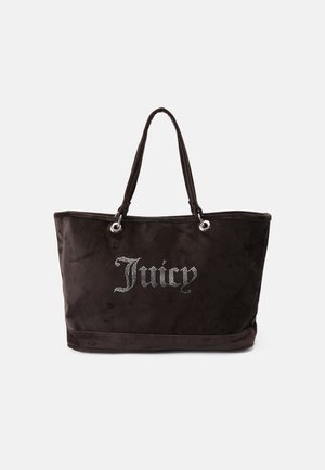 Saco tote de veludo preto com ilhós prateados e um logótipo em strass "Juicy" na frente. Apresenta duas alças de tecido robustas.