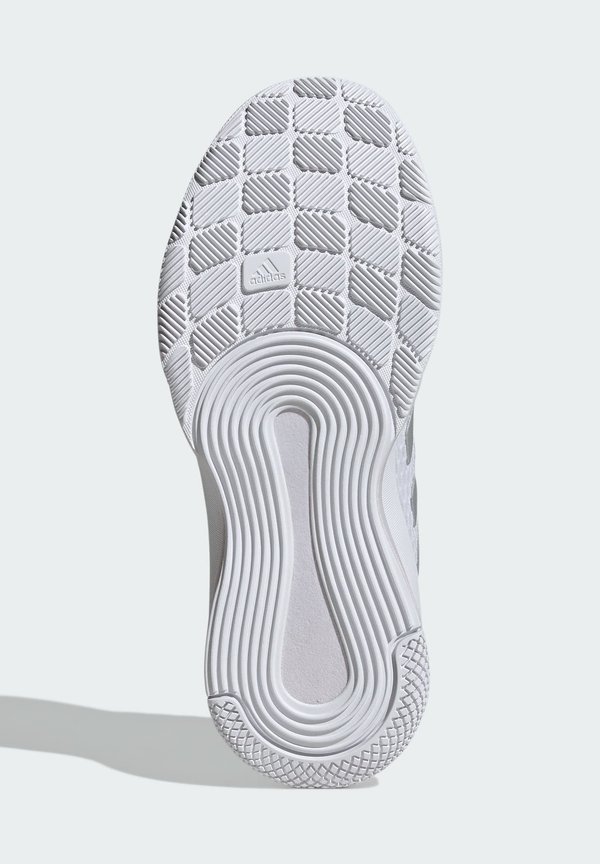 NOVAFLIGHT INDOOR - Basketball shoes2