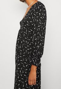 Monki Freizeitkleid - black