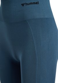 Hummel TIF niebieski