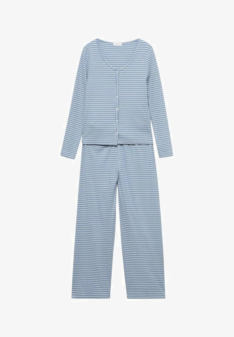 Svetle modrý pruhovaný pyžamový set vyrobený z měkké tkaniny. Obsahuje dlouhý rukáv s knoflíky a kalhoty se širokými nohavicemi.