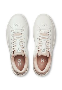 On THE ROGER ADVANTAGE - Trainers - white rosehip
