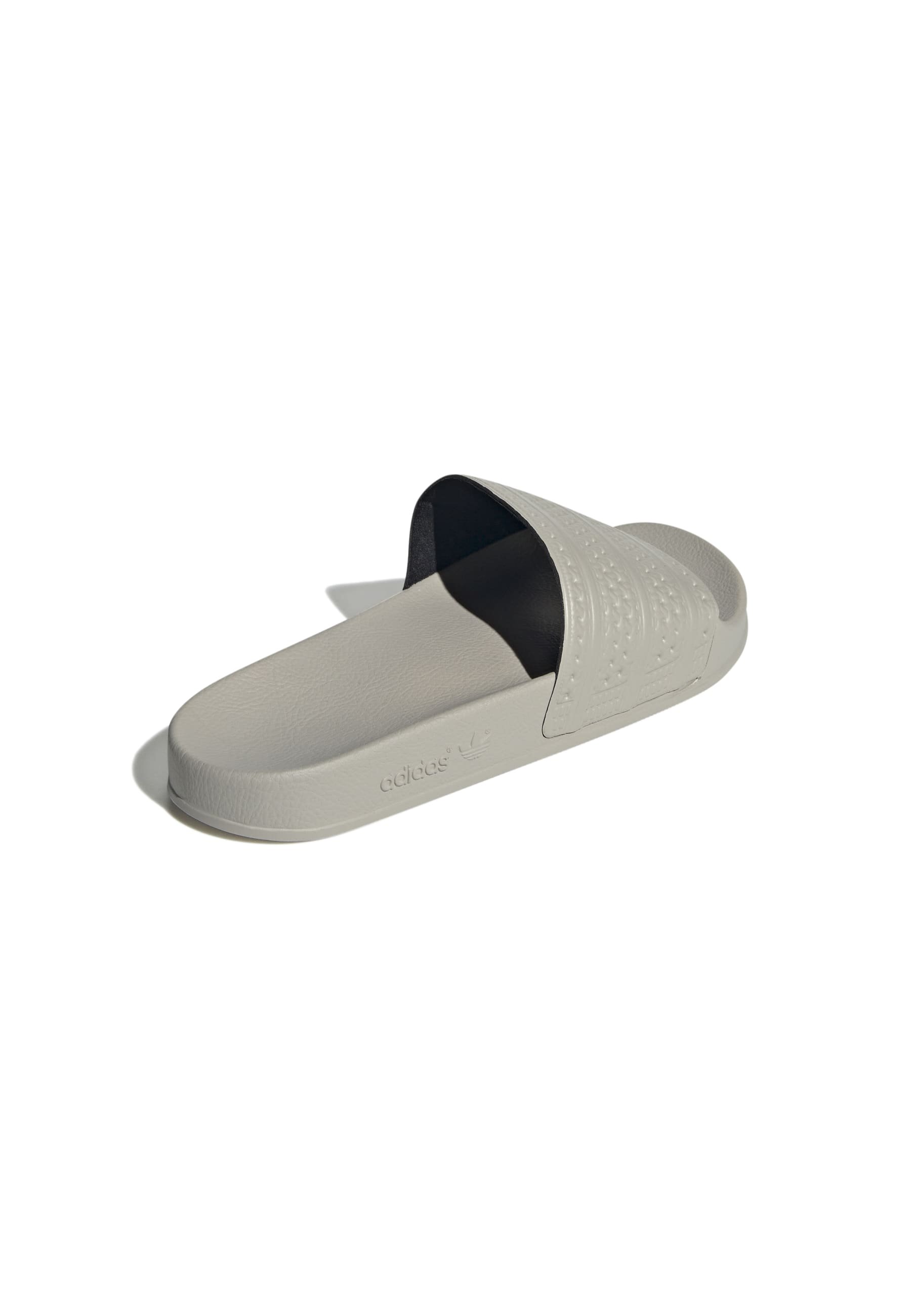 adidas sliders size 4