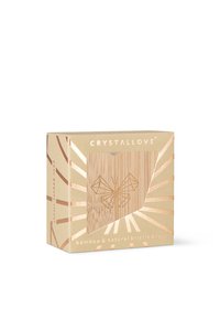 Skrzynka na pędzle z bambusa z naturalnymi włosiami, złotymi akcentami i wypukłym wzorem motyla. Skrzynka posiada naturalną teksturę drewna.