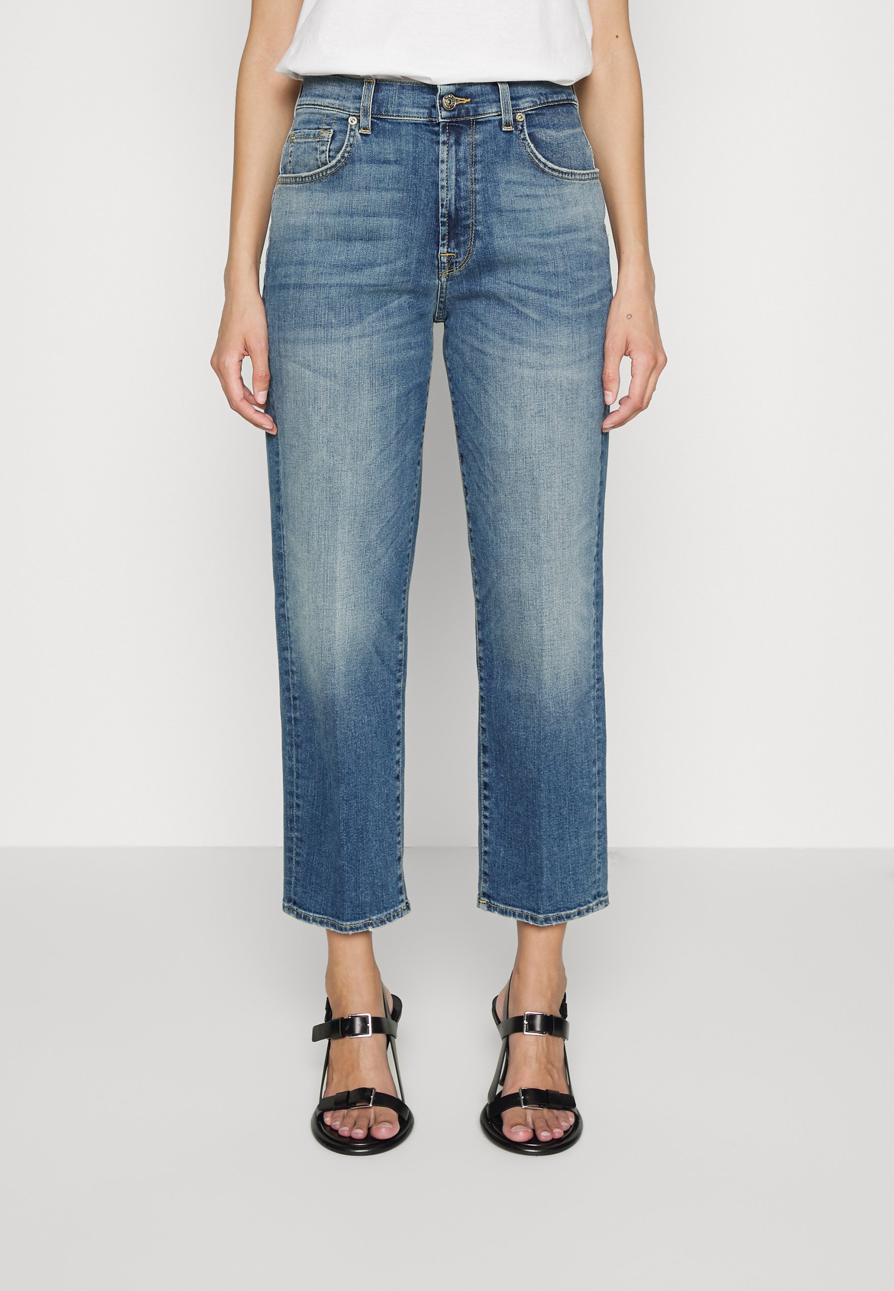 Straight leg jeans 