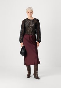 Gina Tricot ELASTIC MIDI SKIRT - Maksi svārki - wine