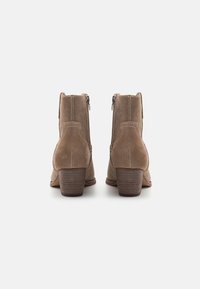 Dolce Vita SILMA - Cowboy/biker ankle boot - truffle