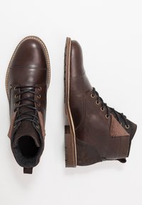 Pier One Botines con cordones - brown