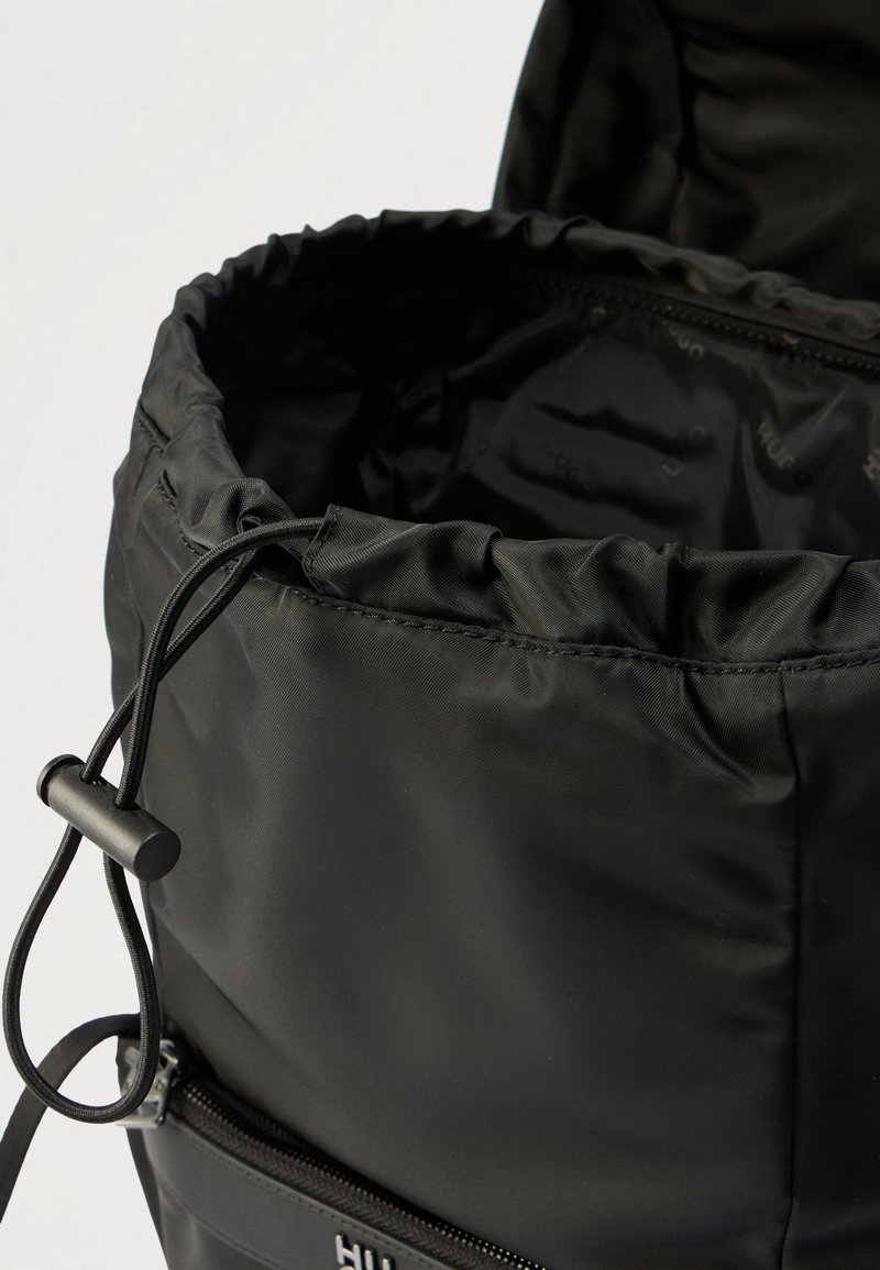 Sac à Dos Hugo Quantic Pour Homme - Noir - Avec Plusieurs Poches - Neuf Avec étiquettes