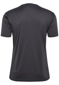 Camiseta de manga corta en tejido gris oscuro, textura suave con cuello redondo. Diseño simple sin logotipos ni patrones visibles.