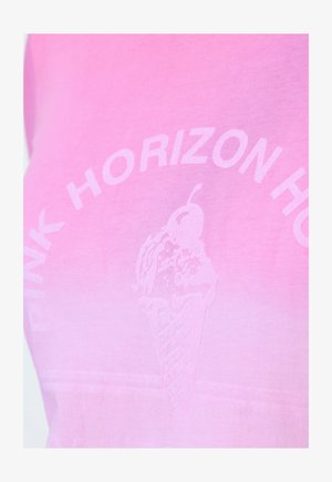 Angel of Style, - T-shirt z nadrukiem