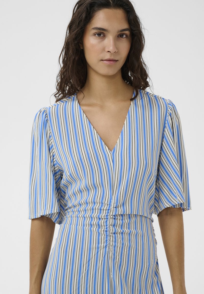princess polly baby blue dress 8 Marvelous Flats To Wear With Black Dress For A Magnificent Look