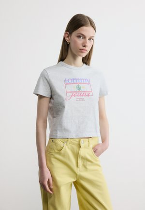 CREST FLAG TEE - Apdrukāts T-krekls - light grey heather