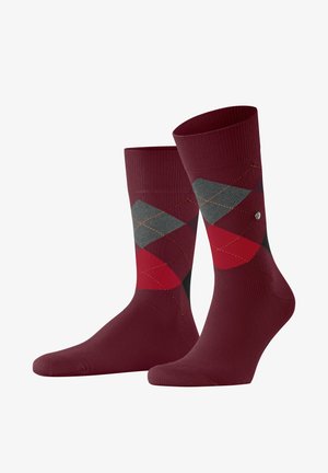 Bordeauxrote Socken mit einem Rautenmuster in Grau, Rot und Schwarz. Entworfen mit einem gerippten Bündchen und einem Akzent-Logo. Glatte Textur.