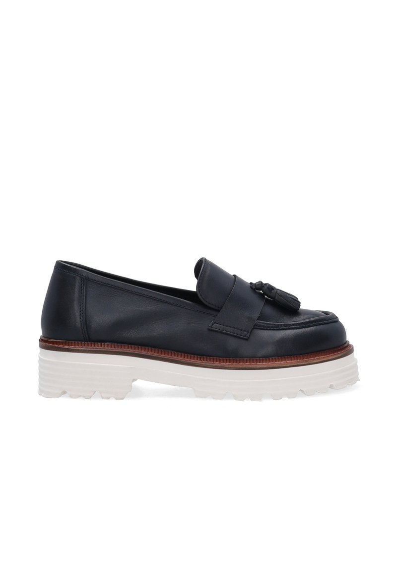 Marine leren loafers met een ronde neus, versierd met een kwastdetail. Heeft een witte dikke zool en een bruine gestructureerde tussenzool.