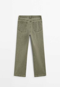 Olivgrön vida jeans i denim, med hög midja, två bakfickor och en slät yta. Utmärkande sömnad synlig.