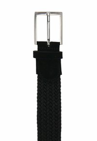 Zwarte gevlochten riem gemaakt van flexibele materialen, met een zilveren rechthoekige gesp en een zwart suède accent bij de gesp.
