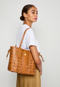 LIZ SET - Borsa a mano - cognac