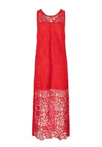 Rotes Spitzen-Maxikleid mit ärmellosem Design, das ein kunstvolles Blumenmuster und einen gewellten Ausschnitt aufweist. Transparenter unterer Abschnitt.