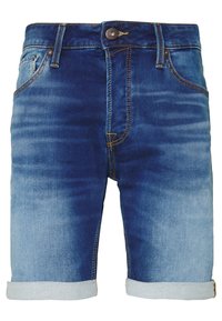 Pantalones cortos de mezclilla, de color azul oscuro con un aclaramiento gradual. Presenta dobladillos enrollados, diseño de cinco bolsillos y costuras en contraste. Hardware metálico plateado visible.