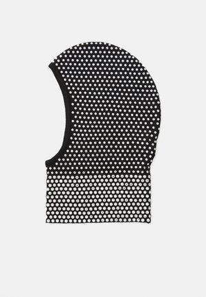 Zwarte gebreide balaclava met een stippenpatroon van witte studs, met een gladde textuur en ronde bovenkant, ontworpen voor volledige bedekking van het hoofd.