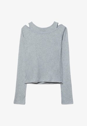 Jasnoszary prążkowany krótki top z długim rękawem, z wycięciami przy dekolcie i ramionach, pokazany na płasko na białym tle.