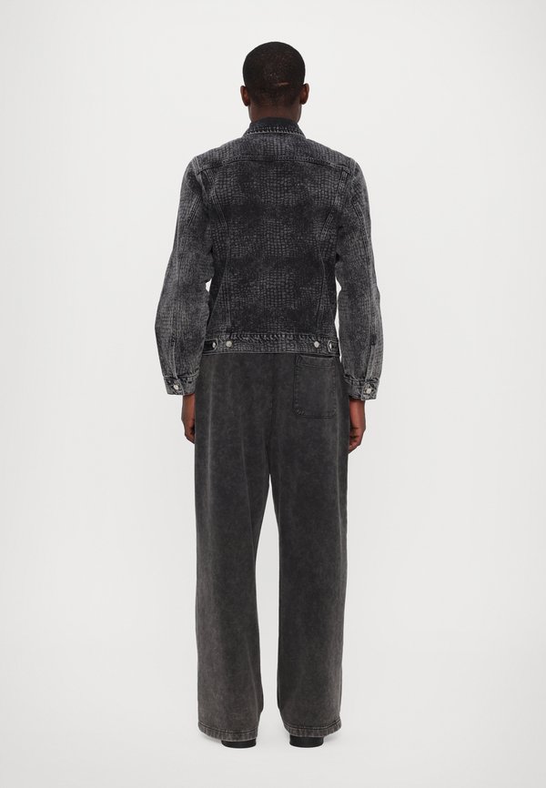 LASERED CROC TRUCKER JACKET - Denim jacket4