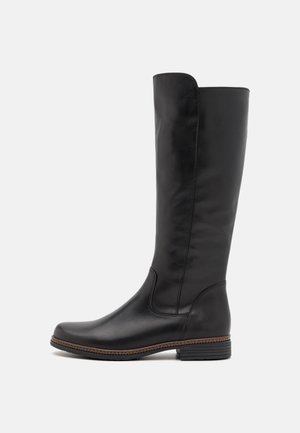 Schwarze Lederstiefel bis zum Knie mit niedrigem Blockabsatz und braunem gesticktem Rand, seitlich auf einem weißen Hintergrund gezeigt.