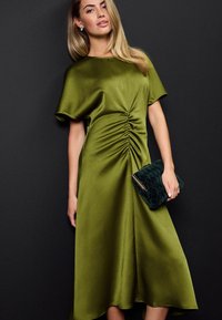 Next RUCHED CRINKLE MIDI-REGULAR FIT - Maxikleid - green