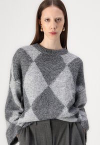 Noisy May NMSUTTON OVERSIZE  - Pulover - dark grey melange