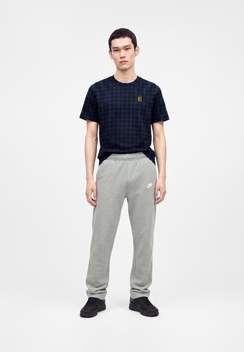 Nike Club Rules T-Shirt 'Black Obsidian' — foto 2