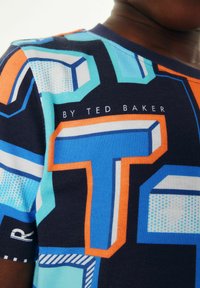 Baker by Ted Baker GRAPHIC - REGULAR FIT - Apdrukāts T-krekls - navy