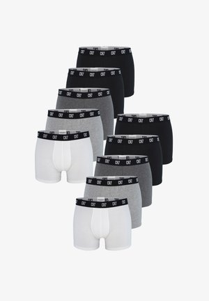 Paket med 10 boxerkalsonger i vitt, grått och svart. Tillverkade i mjukt tyg med elastisk midjeresår med CR7-logo. Standardmodell utan mönster.