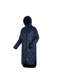 Manteau long matelassé bleu marine avec capuche, fermeture éclair intégrale à l'avant et ourlet arrondi, conçu pour les temps froids.