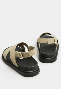 Yours Clothing WIDE FIT  - Sandaalit nilkkaremmillä - brown